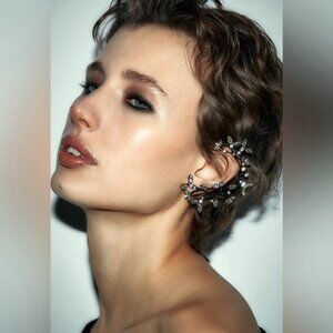 Zara Ear Cuff Earring Black Vines Diamond New no 🏷️ 💖🔥✨✨✨ with gift box 🎁